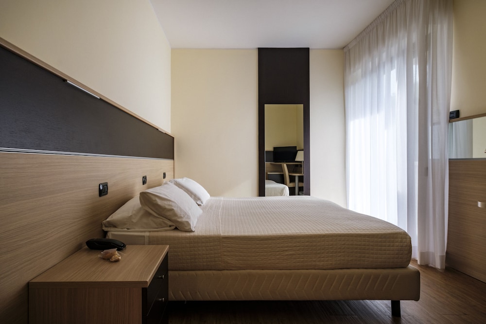 Double Room - Photo 2