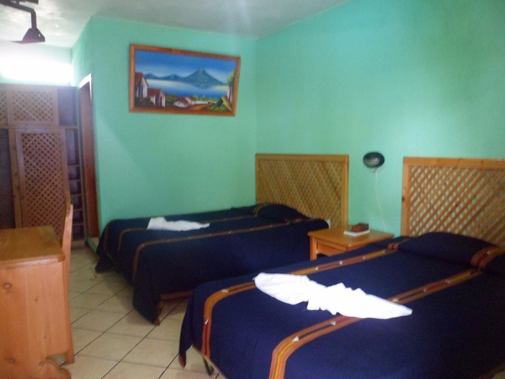 Basic Double Room, 2 Double Beds photo 3