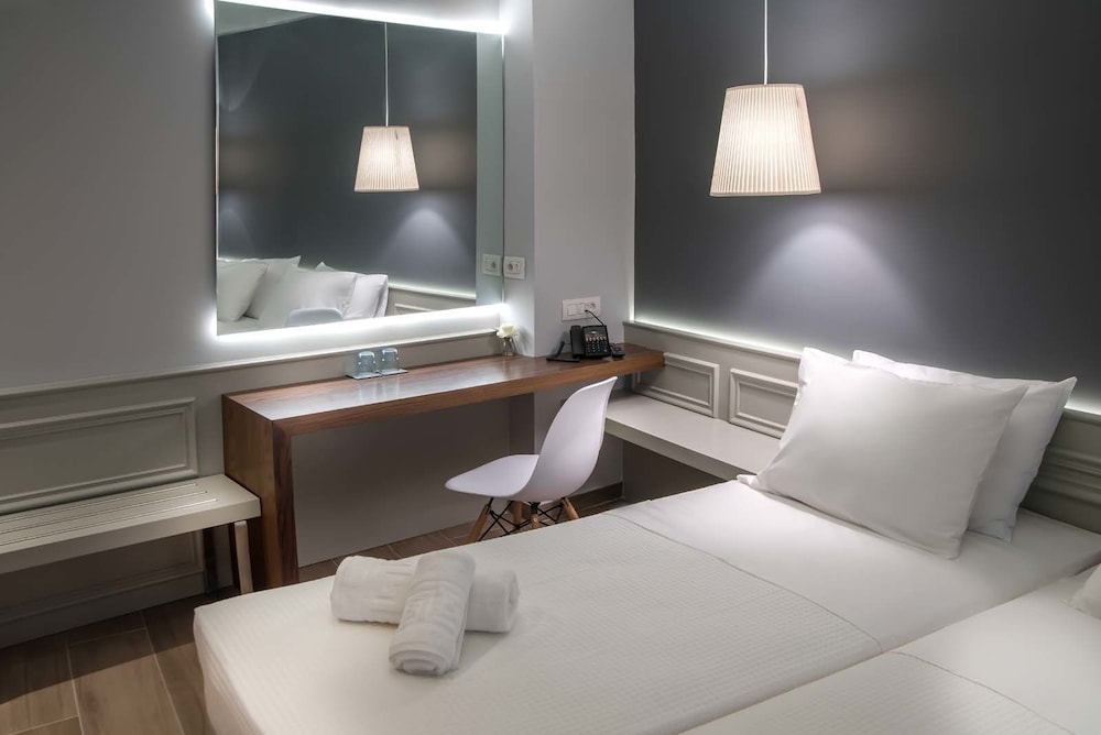 Deluxe Double or Twin Room photo 1