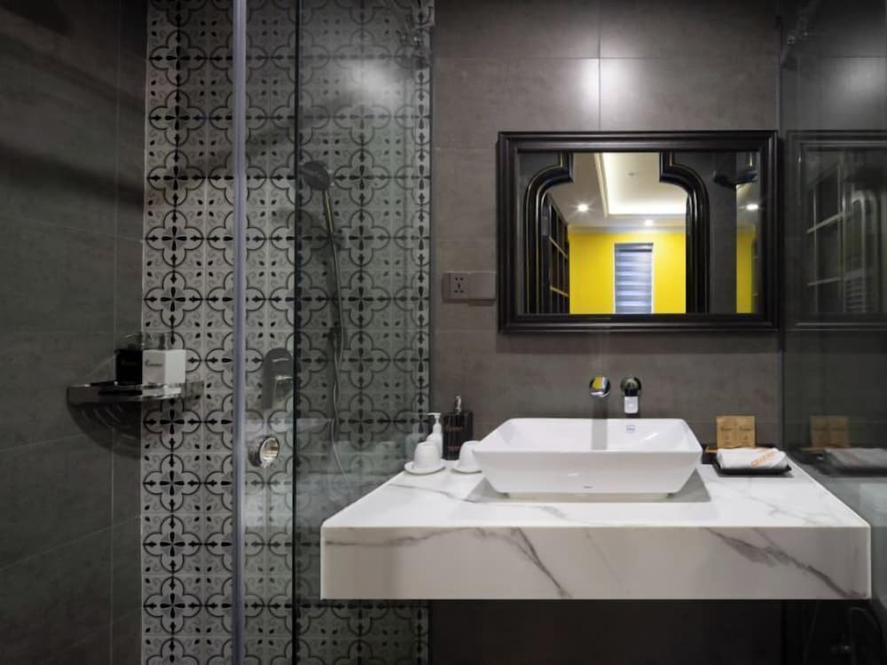 Royal Triple Room, City View