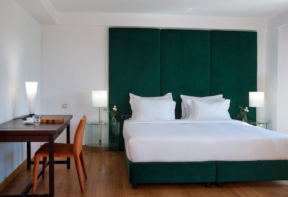 Executive Suite, Acropolis View
