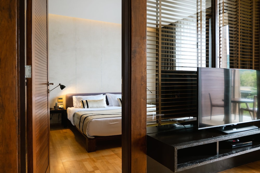 1 Bedroom Suite - Photo 2