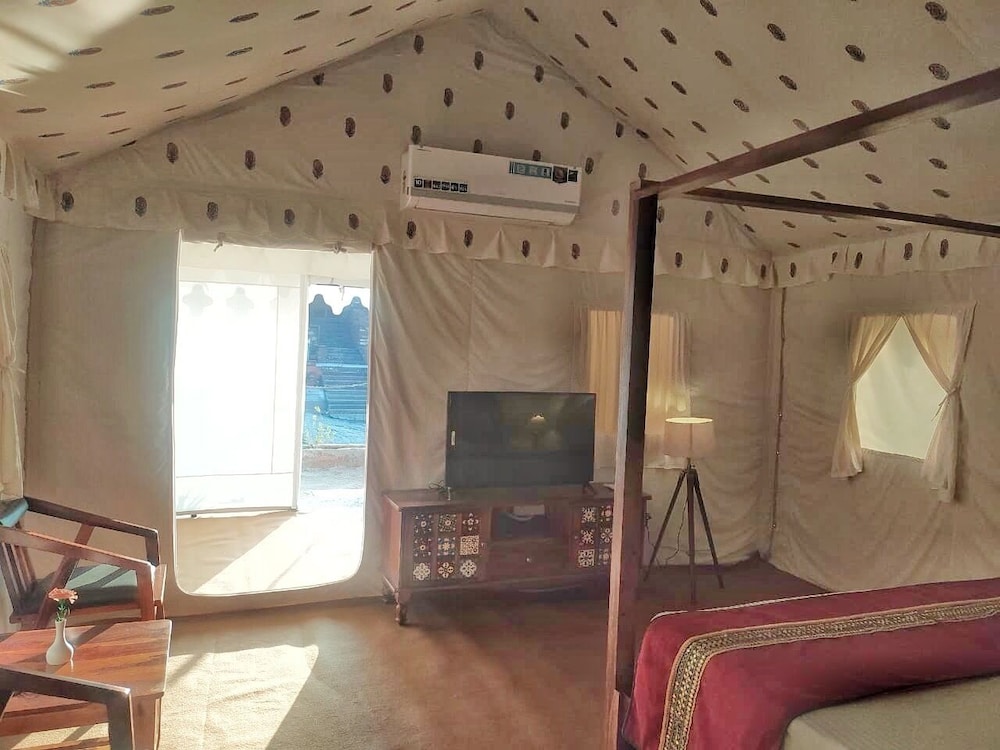 Luxury Tent photo 2