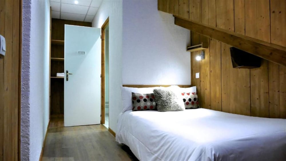 Twin room (forest view)