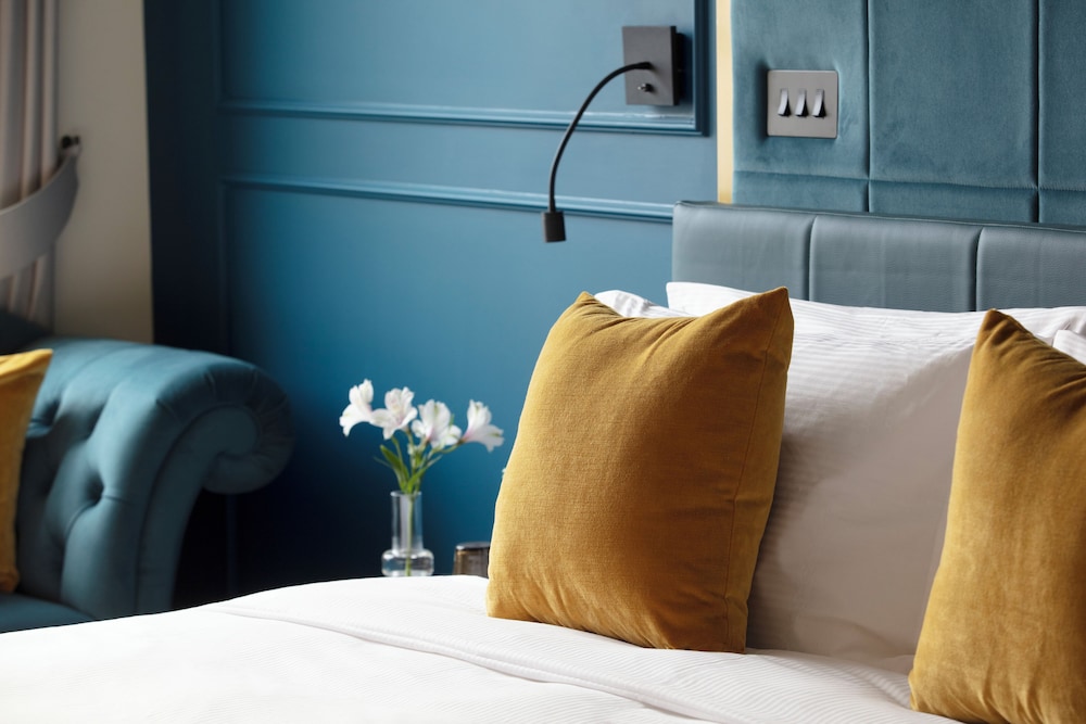 Room, 1 King Bed (Estate) - Photo 3