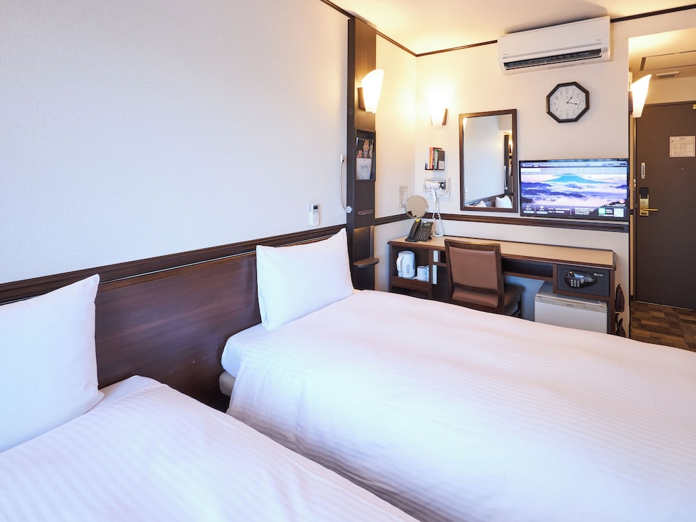 Economy Twin Room, 2 Twin Beds, Smoking photo 2