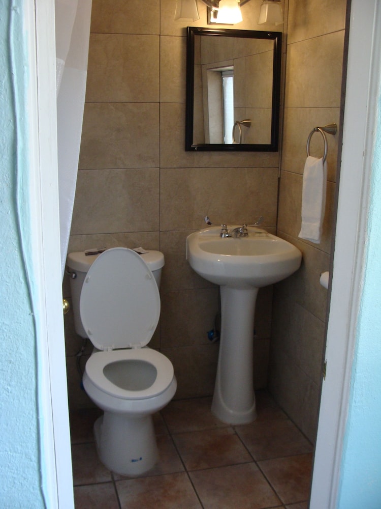 Standard Room, 1 King Bed, Refrigerator & Microwave photo 2