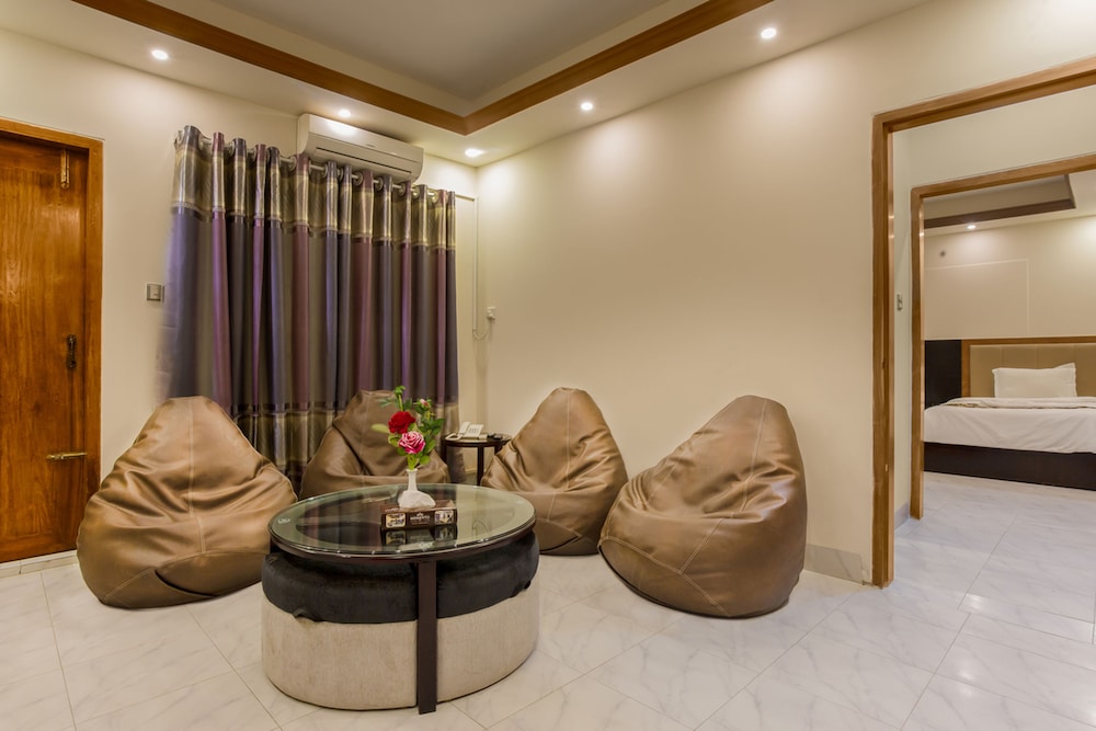 Premium Twin Room - Photo 2