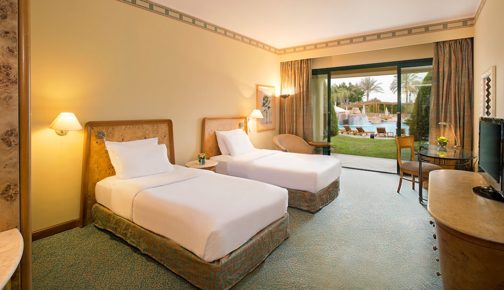 Room, 2 Twin Beds (Pool Floor) - Photo 3
