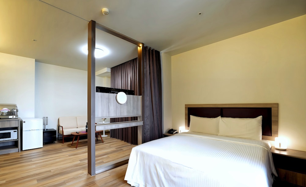 Executive Room, 1 Double Bed, Balcony photo 2