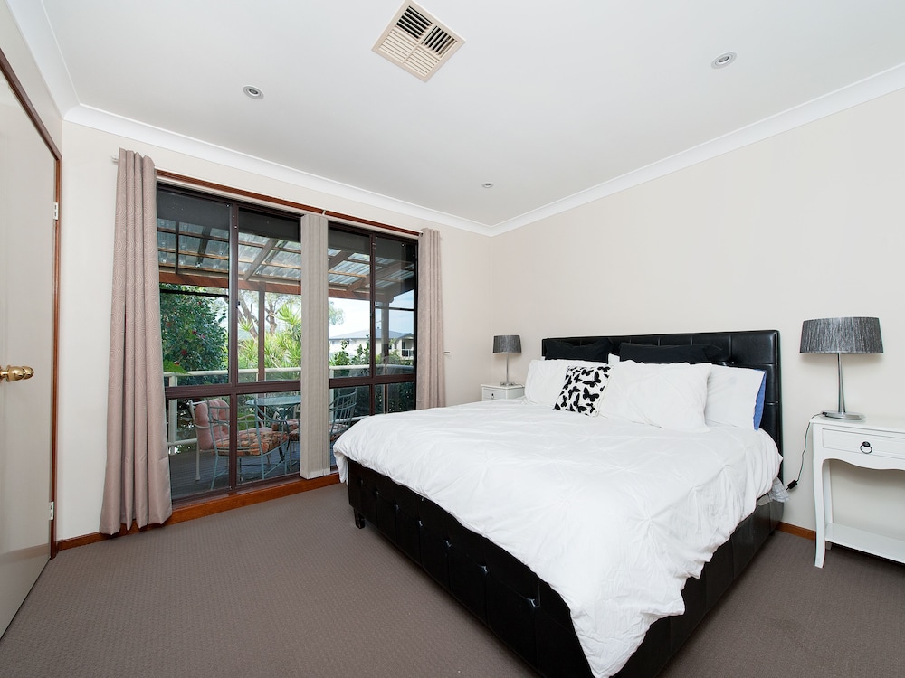 Family House, 3 Bedrooms photo 1