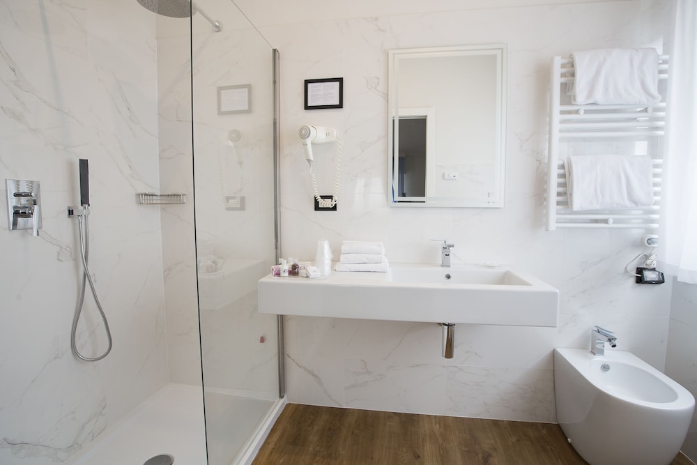 Superior Triple Room - Photo 10
