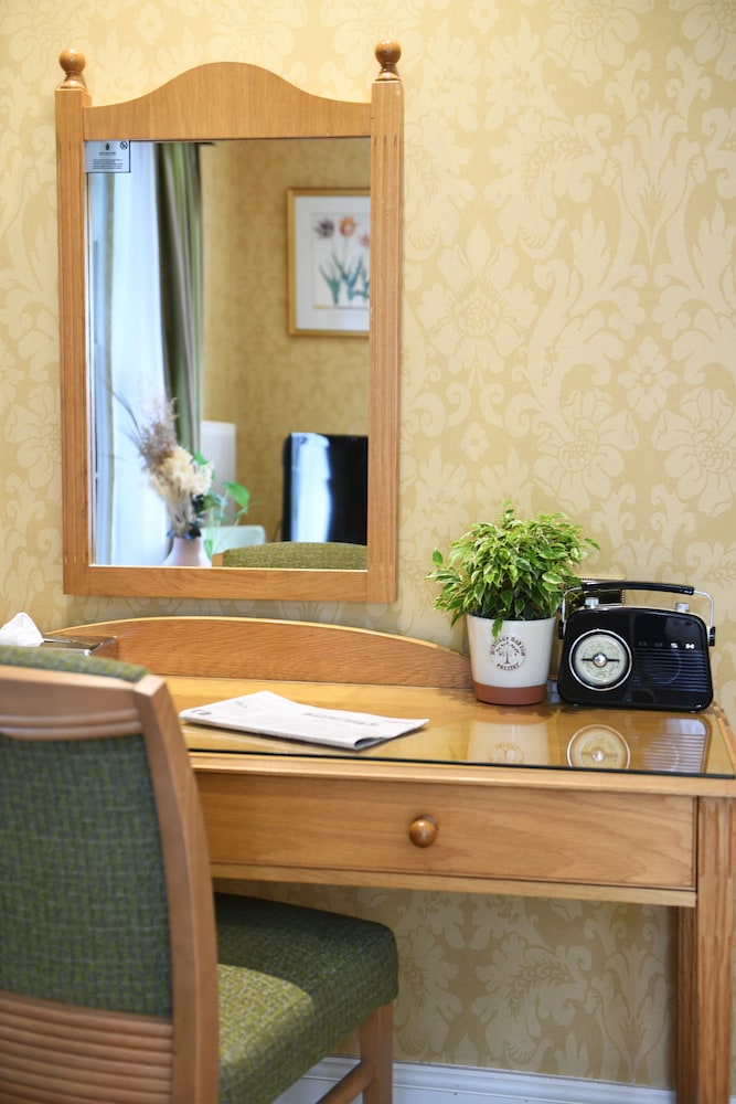 Spacious Double Room - Garden Lodge - Photo 6