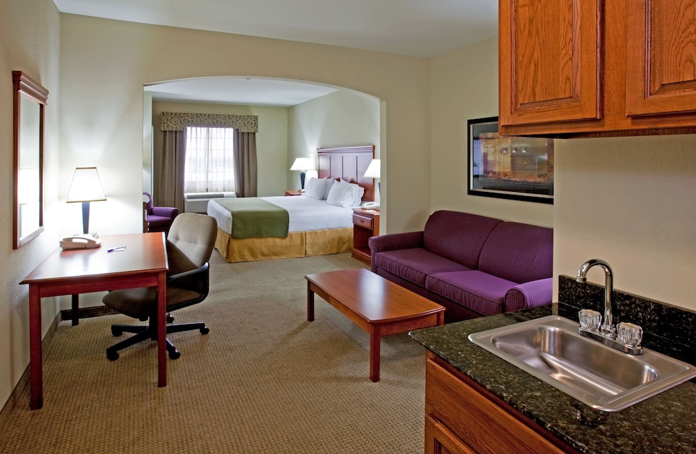 Standard Room, 1 King Bed, Accessible (Communications, Accessible Tub) - Photo 1