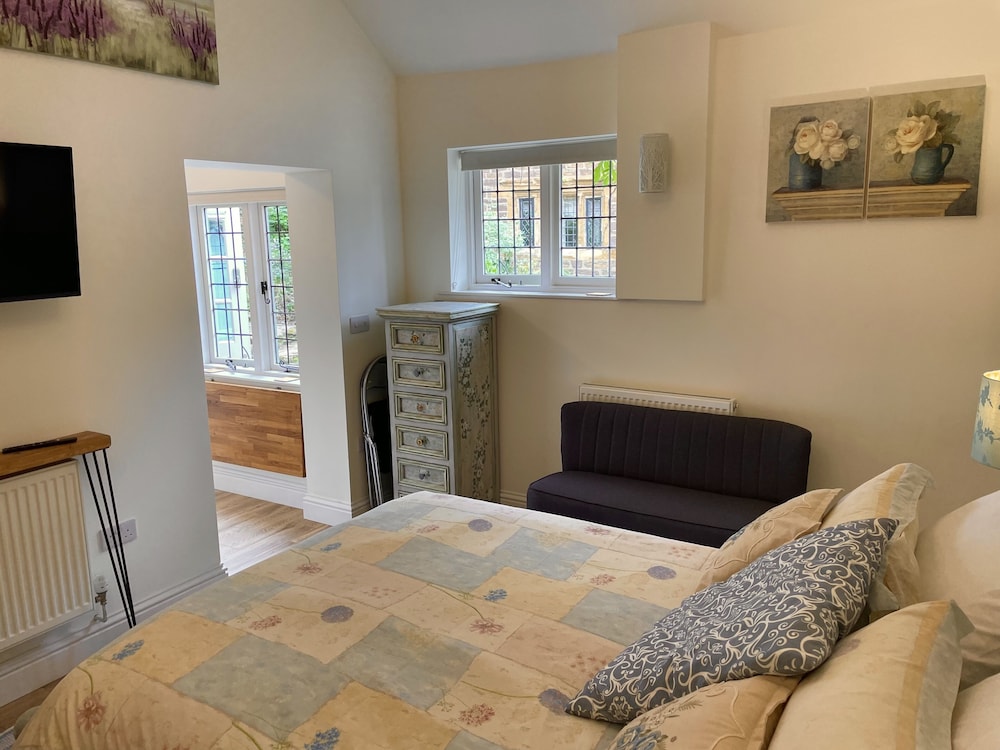 Deluxe Double Room, Ensuite, Courtyard View (The Paddocks), photo 6