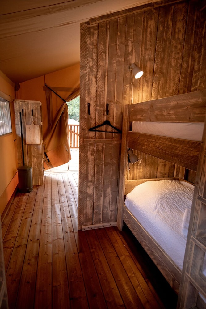 Nature Lodge