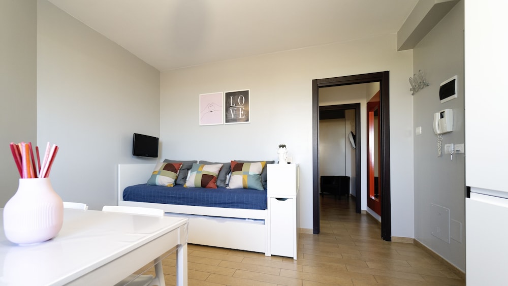 Apartment photo 2