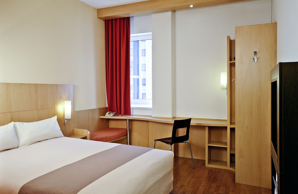 Standard Room, 1 Double Bed - Photo 8