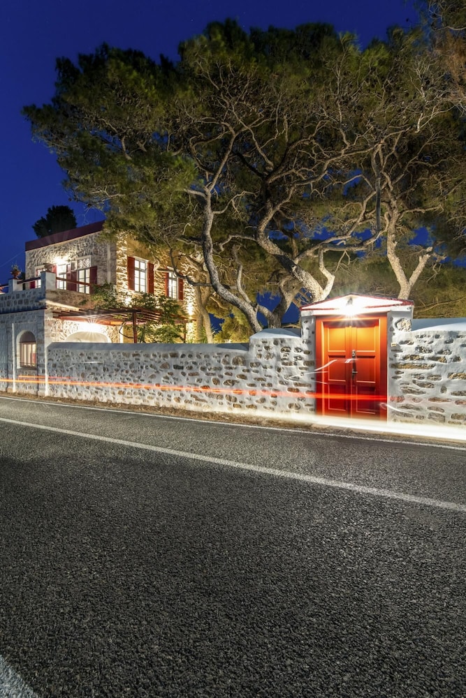 Villa photo 2