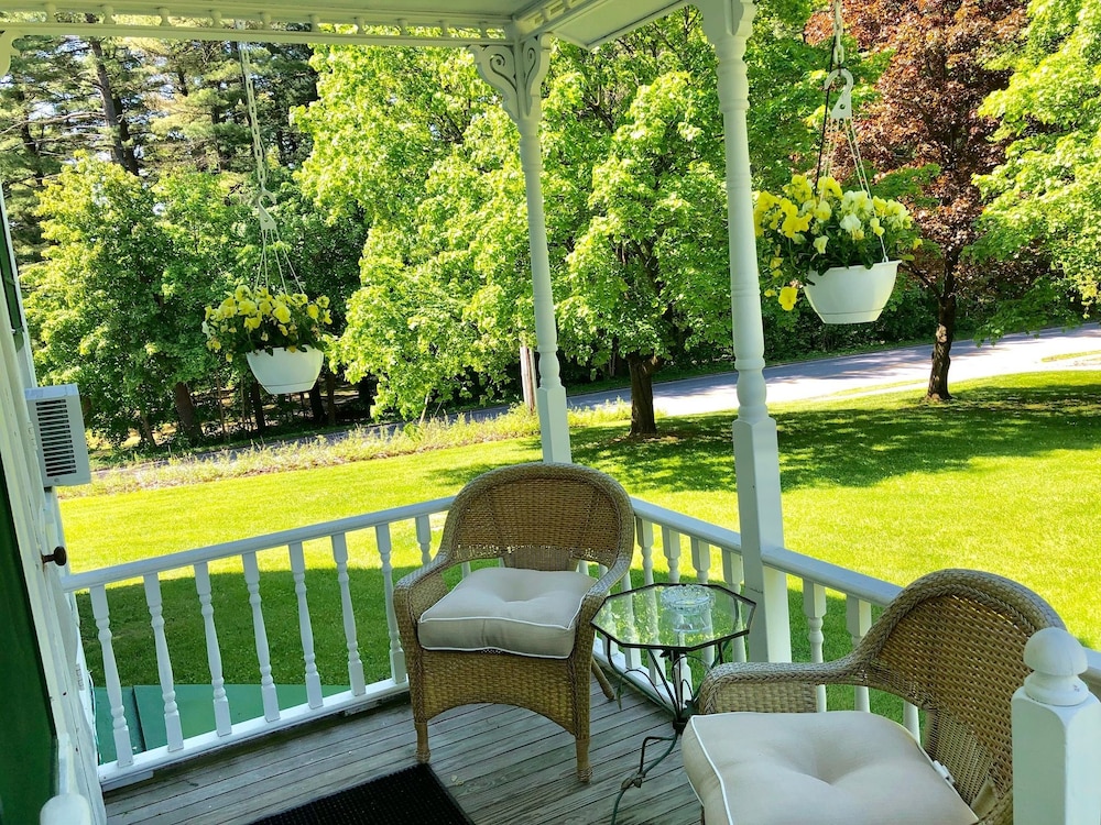 Deluxe Double Room, Ensuite (Queen with Porch #19) - Photo 3