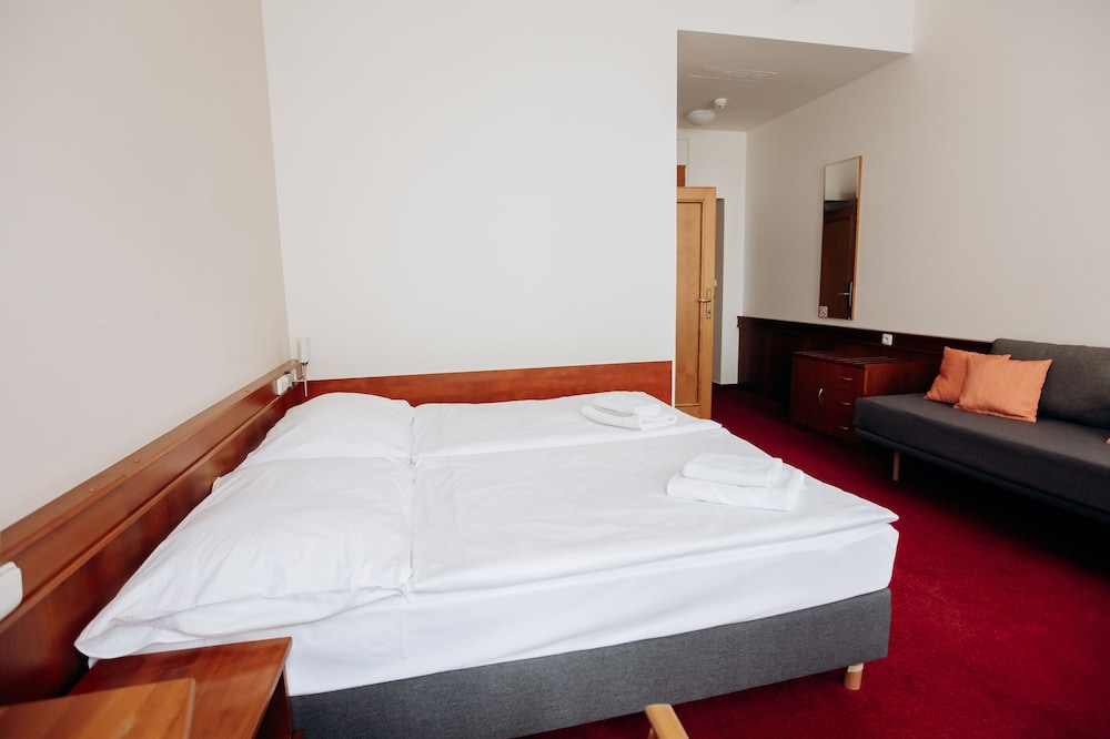 Standard Double Room - Photo 2