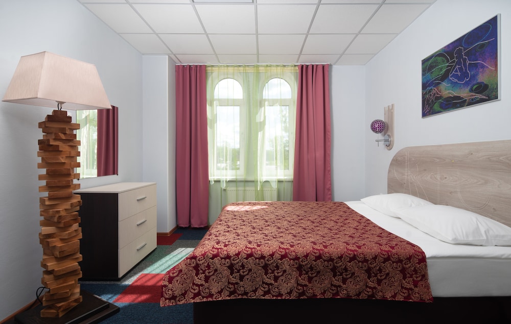 Family Room, Connecting Rooms