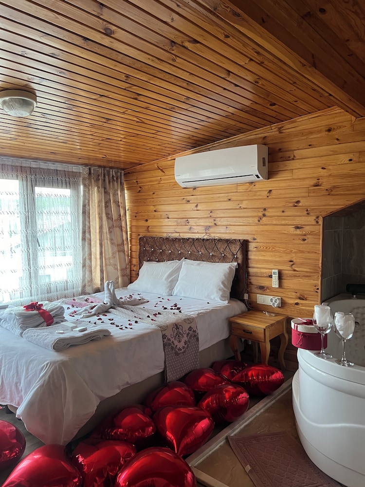 Suite Special Room With Jacuzzi And Fireplace photo 1
