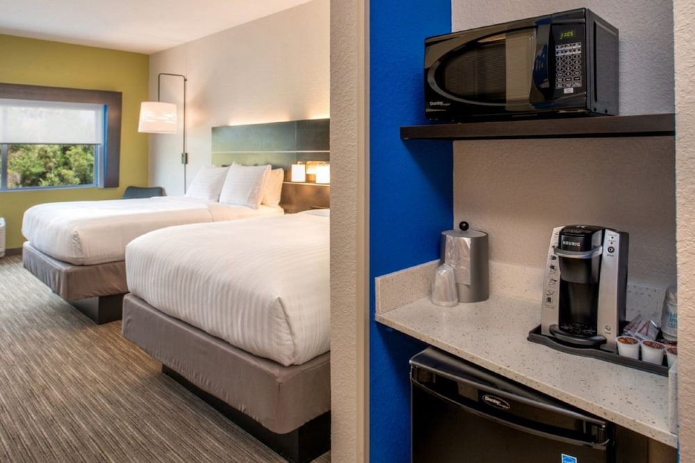 Standard Room, Multiple Beds - Photo 2