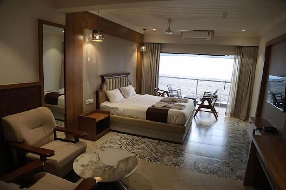 Luxury Single Room