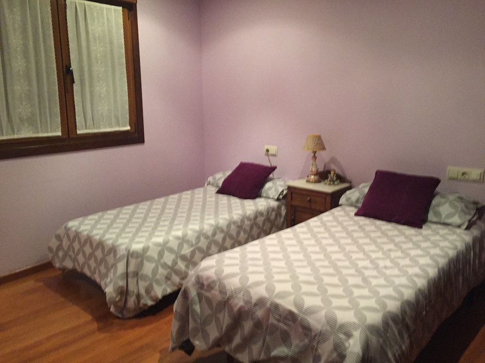 Twin Room, Private Bathroom - Photo 8