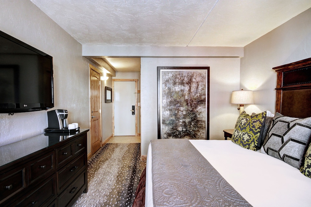Standard Room, 1 King Bed - Photo 2