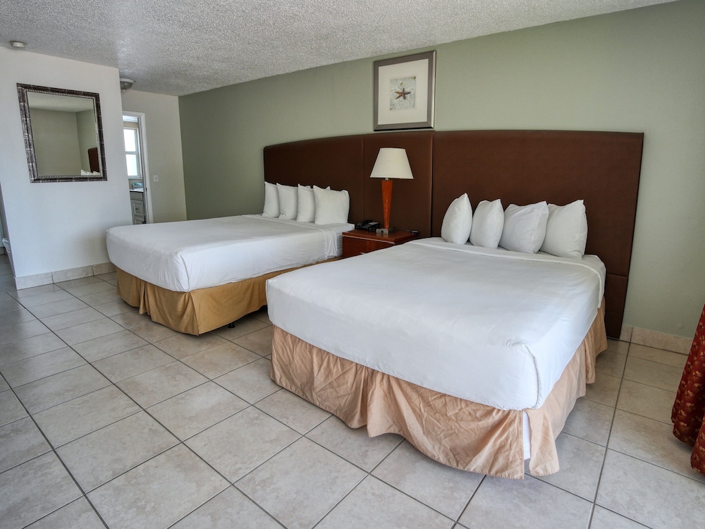 Deluxe Double Room, 2 Queen Beds photo 1
