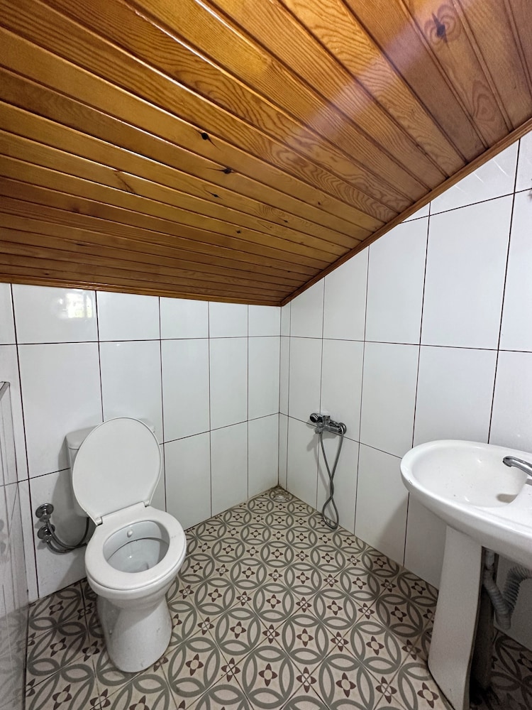 Economy Quadruple Room, Sea View photo 2
