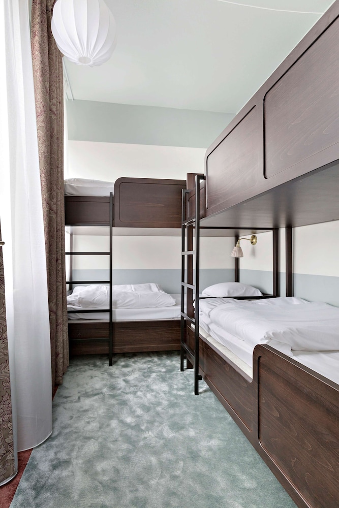 Family Room, Multiple Beds, Non Smoking - Photo 4