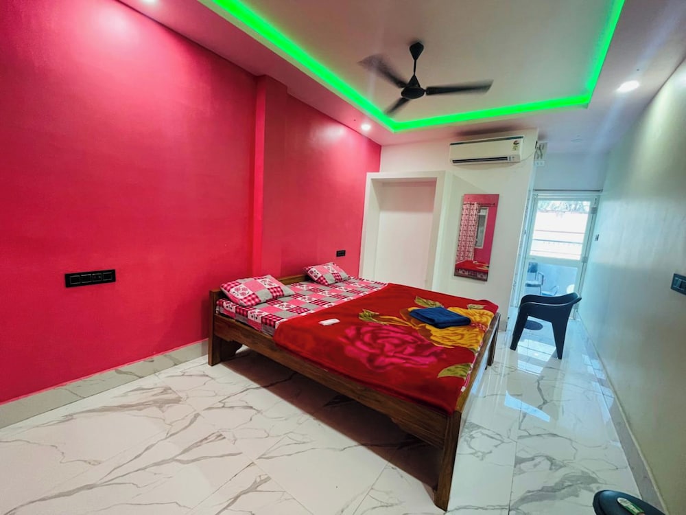 Deluxe Triple Room, City View