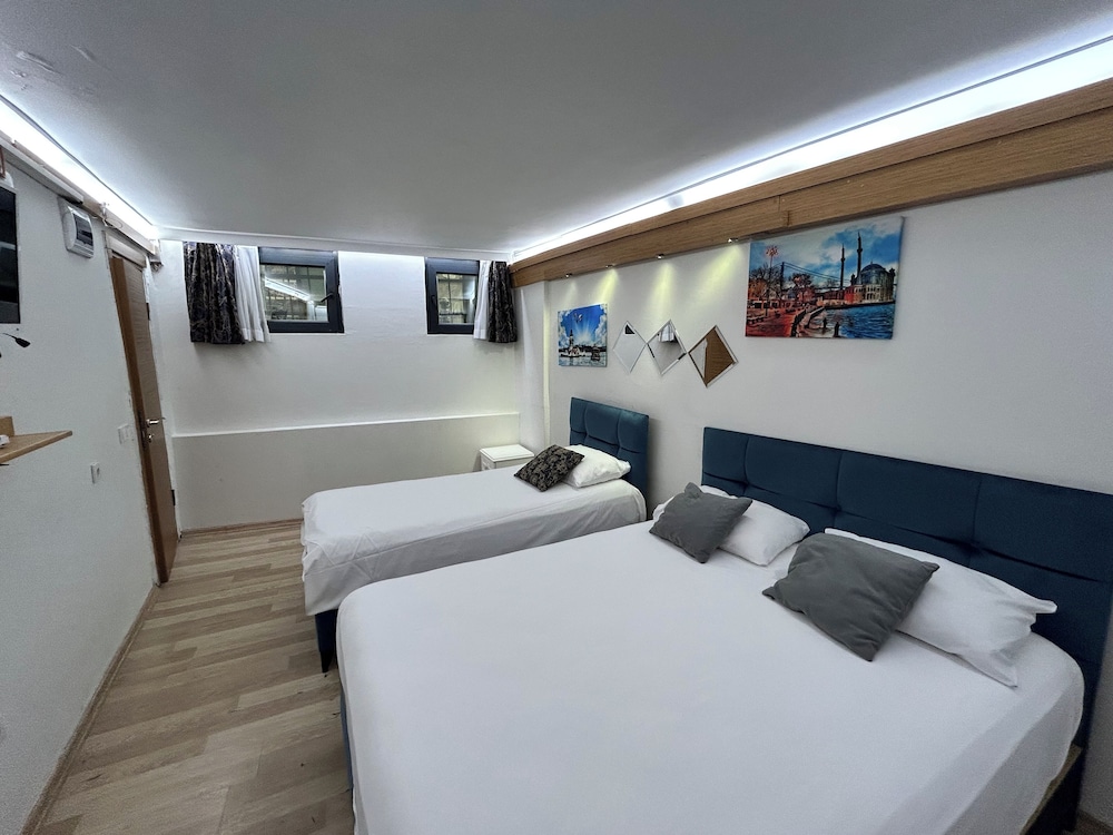Standard Double Room photo 2