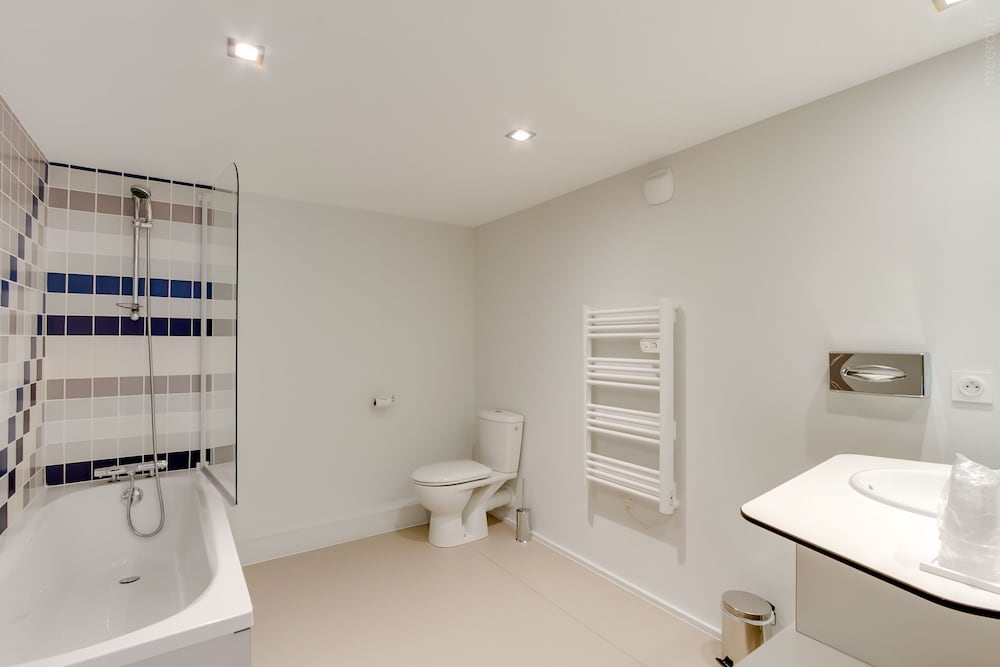 Studio Suite, 1 Double Bed with Sofa bed (max 4 persons) photo 2