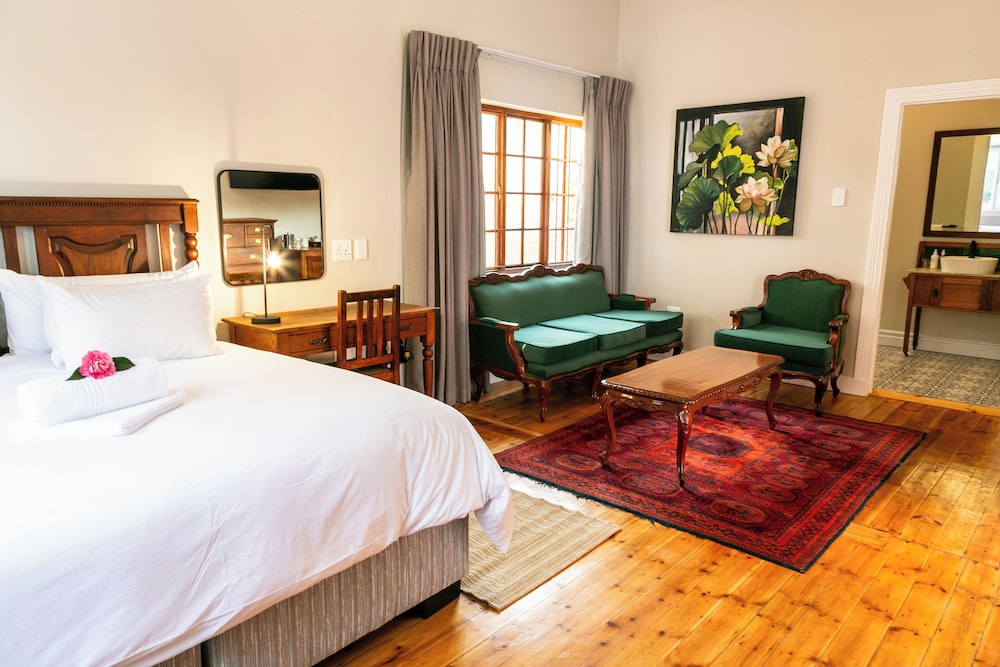 Executive Room - Photo 16