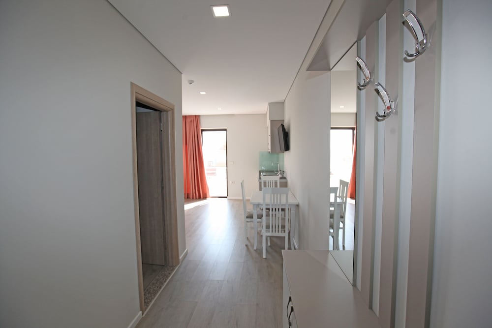 Deluxe Apartment photo 2