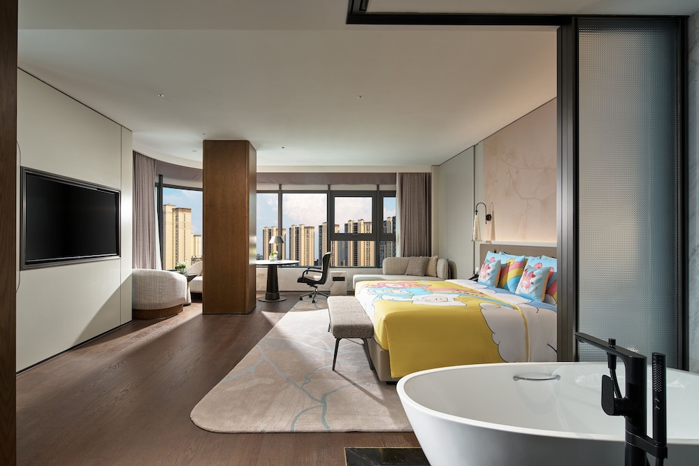 Premium Room, 1 King Bed (Kids Theme) photo 2