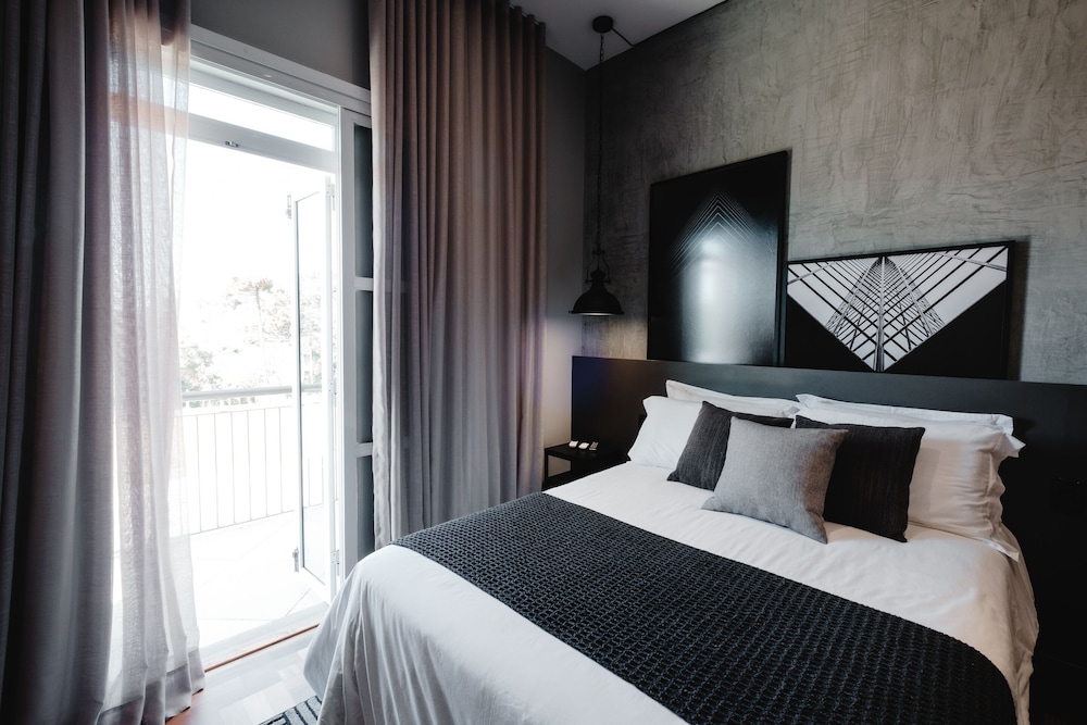 Suite 01 - Photo 2