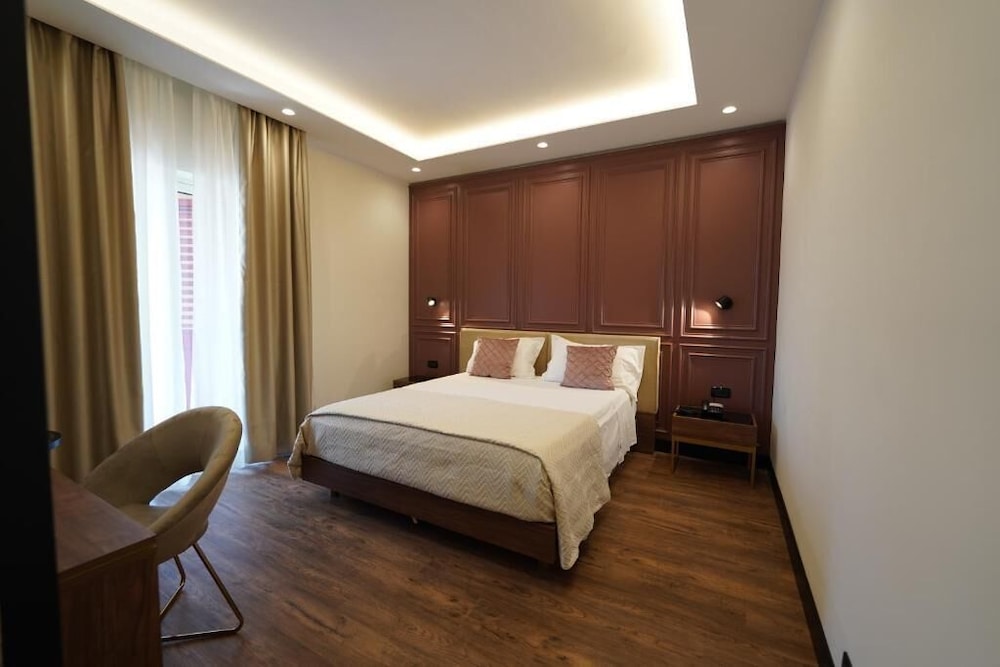 Suite, 2 Queen Beds - Photo 2