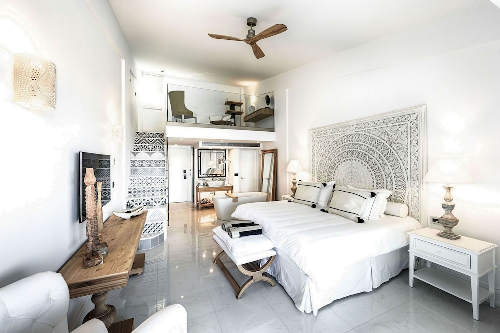 Standard Room, Run Of The House - (Change Room Types During Stay)