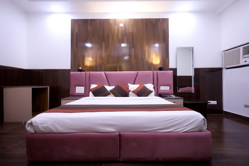 Deluxe Double Room Single Use photo 1