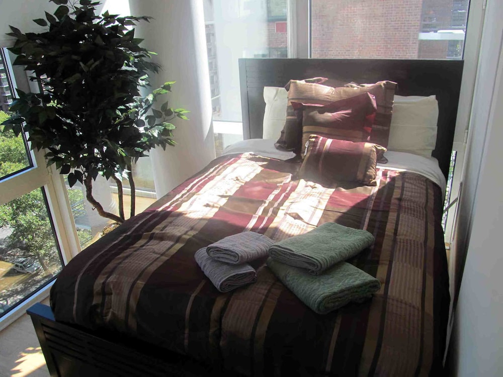 Columbus Avenue photo 1