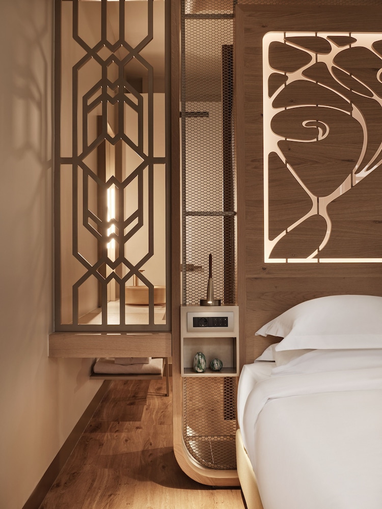 Junior Suite with Outdoor Hot Tub