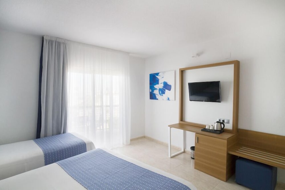 Triple Room, Partial Sea View (3 adults) - Photo 3