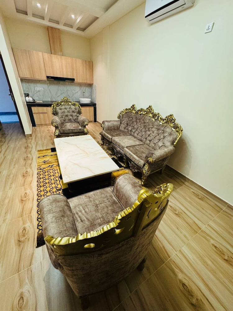 Royal Room photo 3