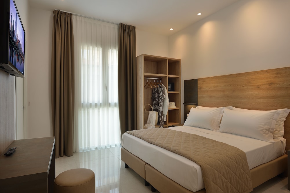 Double or Twin Room - Photo 5