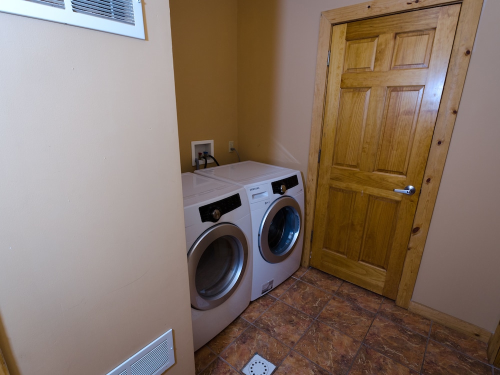Five Bedroom Townhouse photo 3